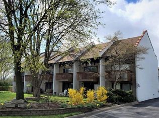 1745 Rand Rd APT 4, Des Plaines, IL 60016