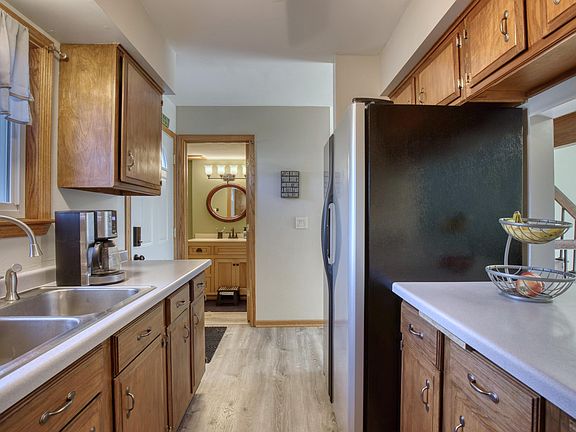 4th image of W163N11458 Windsor Ct