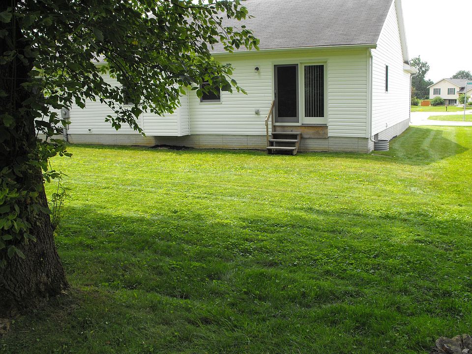1st image of 414 Brooke Way