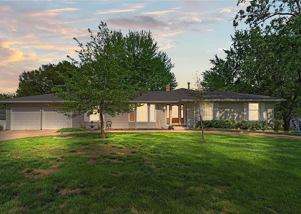 414 S Jefferson St, Spring Hill, KS 66083 | Zillow