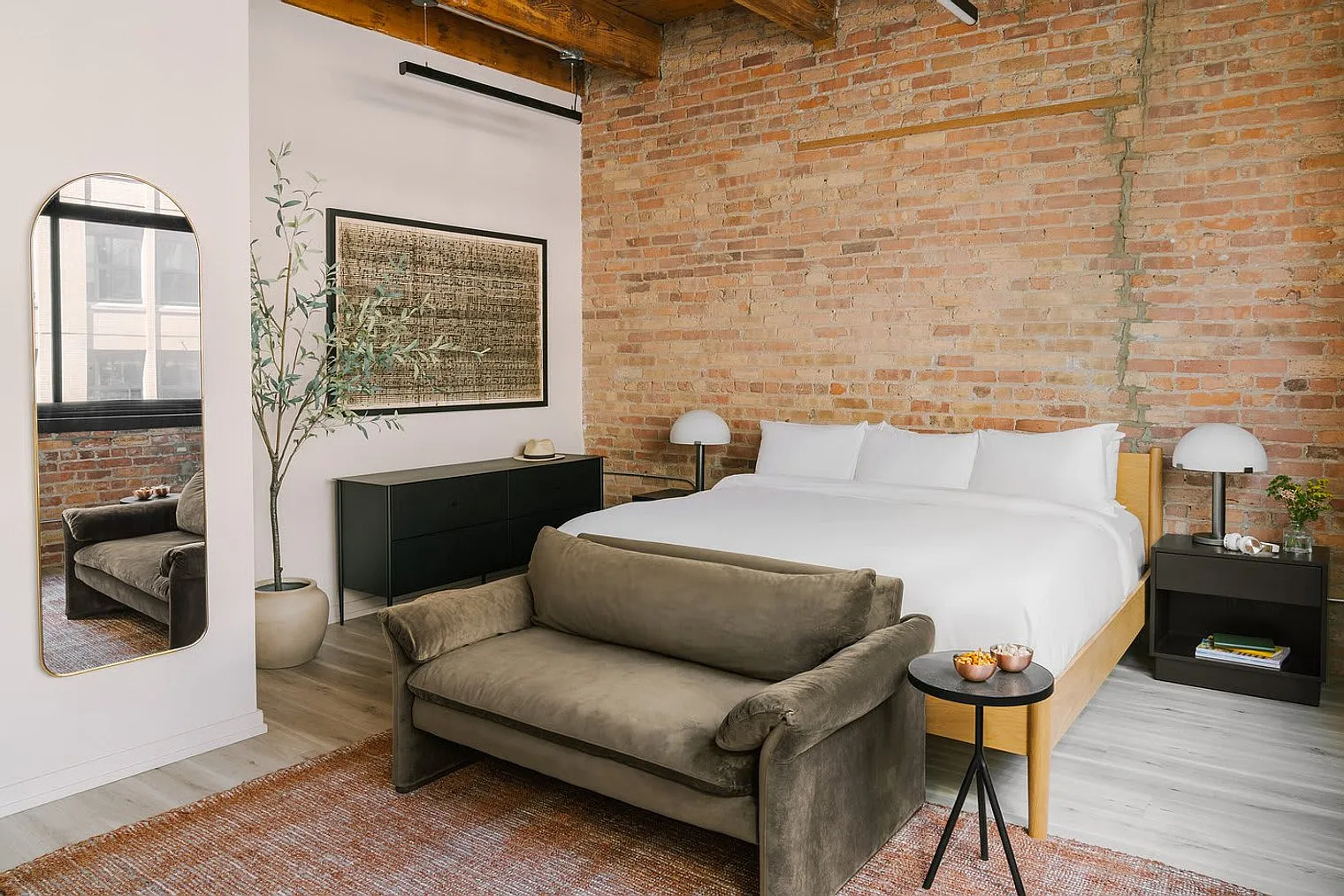 1 bed, 1.0 bath, 441 sqft, $6,594 — Photo 1