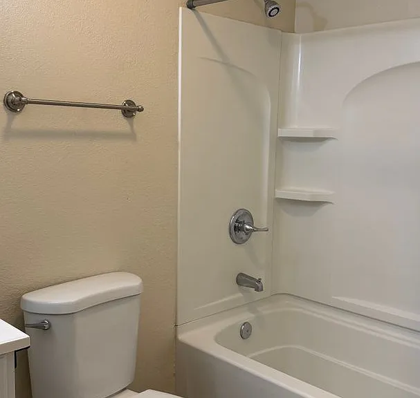 1213 Norwegian Ave — Photo 10