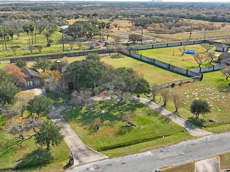 3417 Newcastle Dr — Photo 30