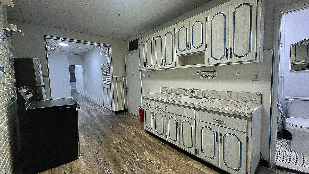 Building Photo - 821 Metropolitan Ave #2R
