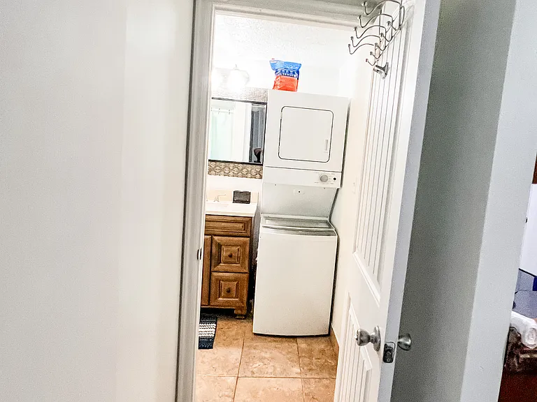 1376 W 600 S — Photo 14
