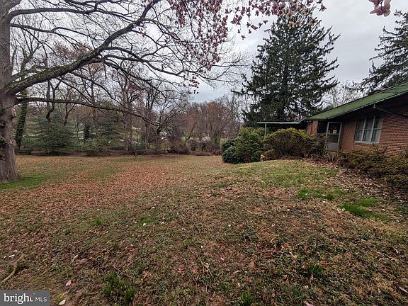 5th image of 523 Copley Ln
