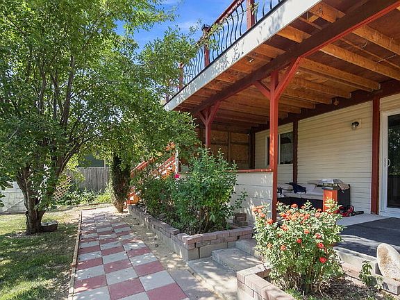 4th image of 1012 N Jullion Ave