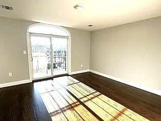 2nd image of 37 Creston Pl #2