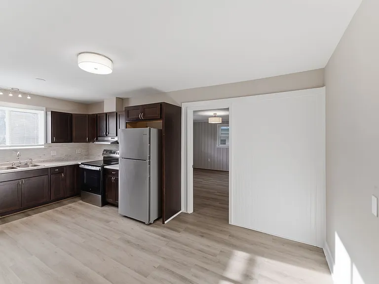 2405 Greenland Ave — Photo 10