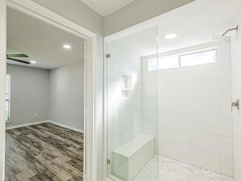 20506 Park Pine Dr — Photo 32