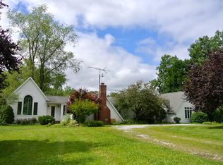 7635 Fields Rd, Chagrin Falls, OH 44023