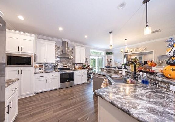 3rd image of 1225 HAZELNUT STREET