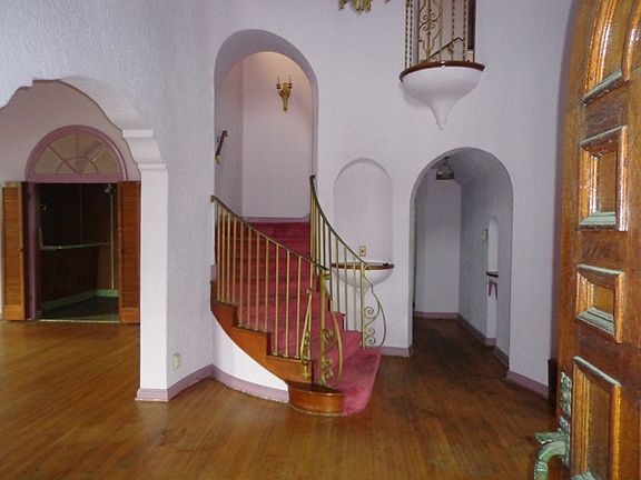 3rd image of 5028 Angeles Vista Blvd