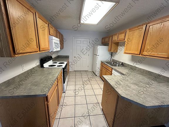 2nd image of 812 S Elgin Ave APT 1