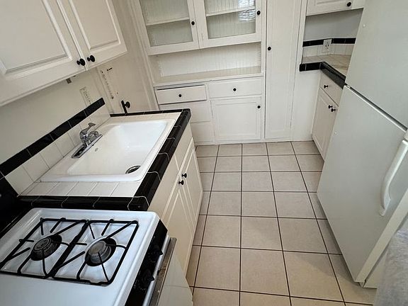 3rd image of 1870 Washington St APT 10
