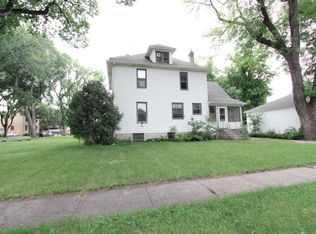 728 8th St N, Fargo, ND 58102