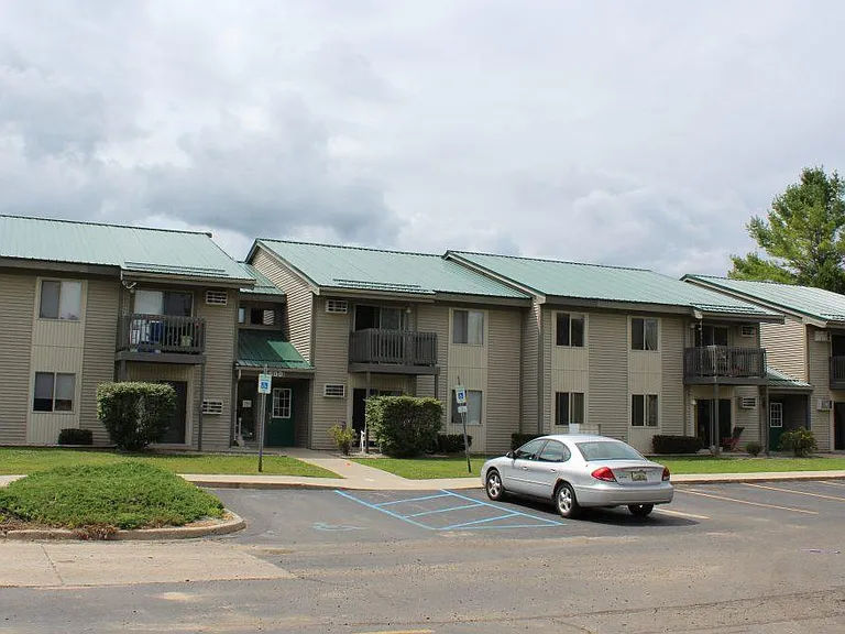 500 E Rose City Rd — Photo 2