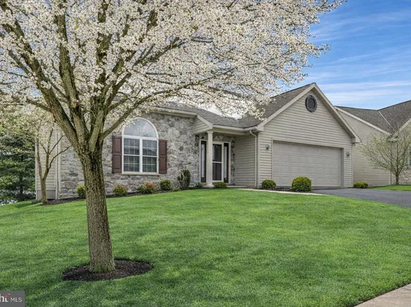 110 S Cacoosing Dr, Sinking Spring, PA 19608