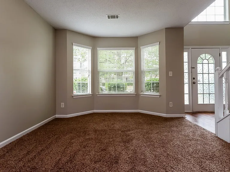 3711 Arminto Dr — Photo 7