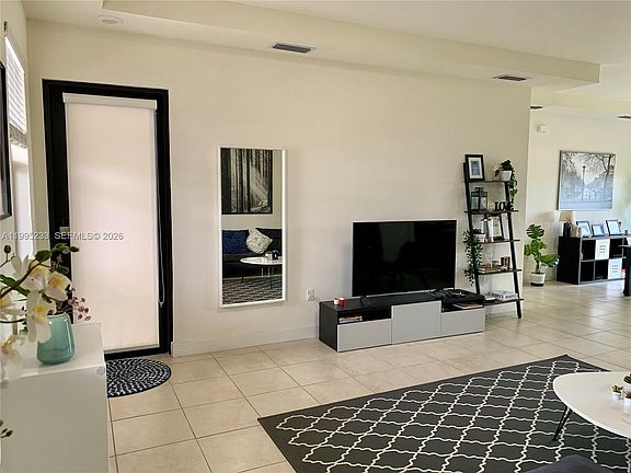 5th image of 10455 NW 82nd St Unit 33