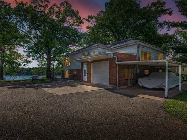 450 Horseshoe Dr W, Shoreview, MN 55126