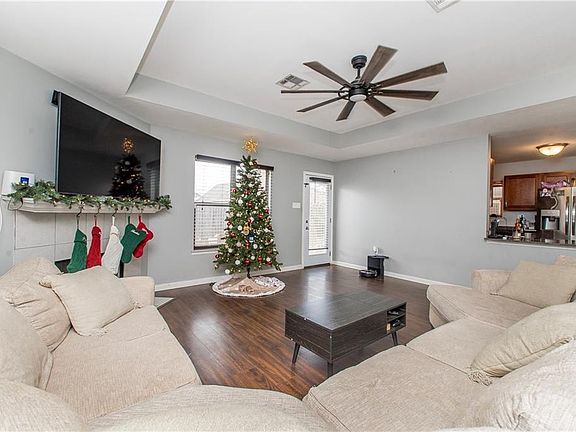 4th image of 320 Allie Ln