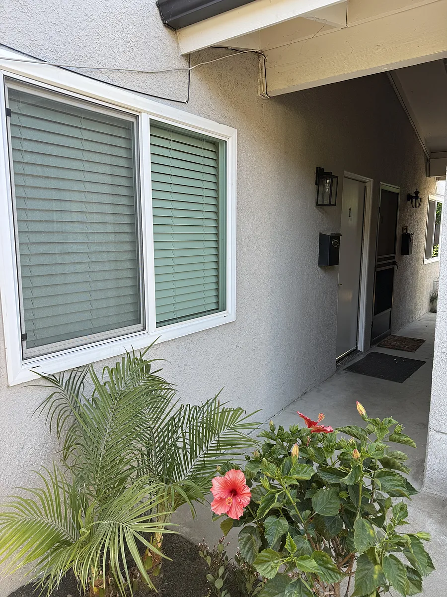 Building Photo - 10351 Scoville Ave #1