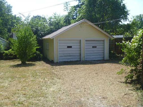 2nd image of 737 E Markwood Ave