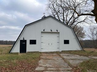 2103 Bullock Rd, Lapeer, MI 48446