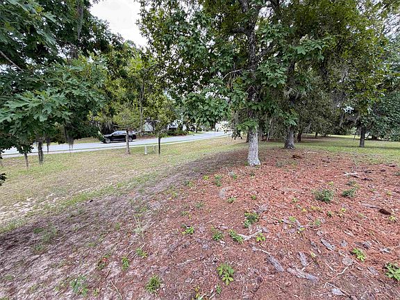 3rd image of 322 Lagrange Rd.