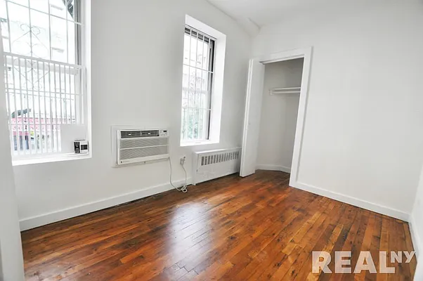 Rented by REAL New York | media 17