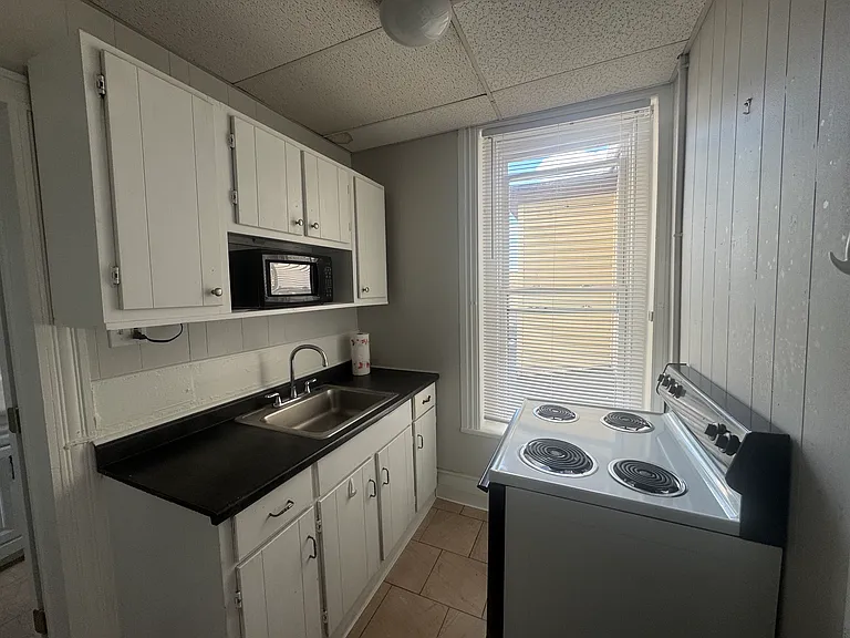 104 E Main St #D — Photo 2