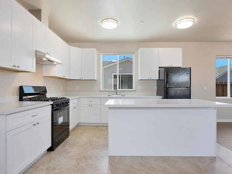 2354 Marina Blvd — Photo 8