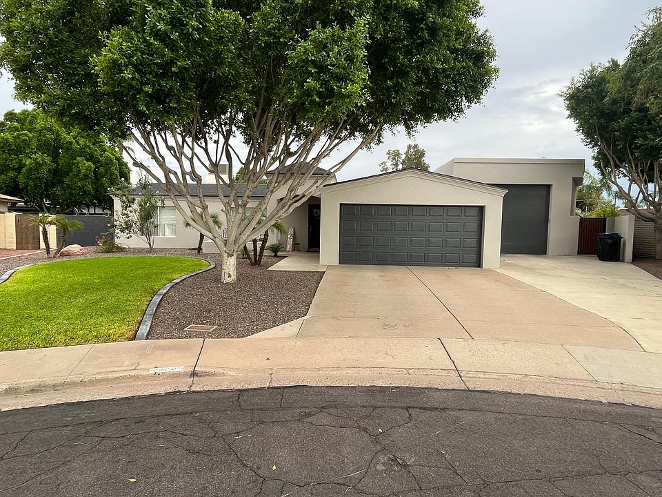 1st image of 809 N Stewart Cir