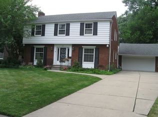 805 Pemberton Rd, Grosse Pointe Park, MI 48230