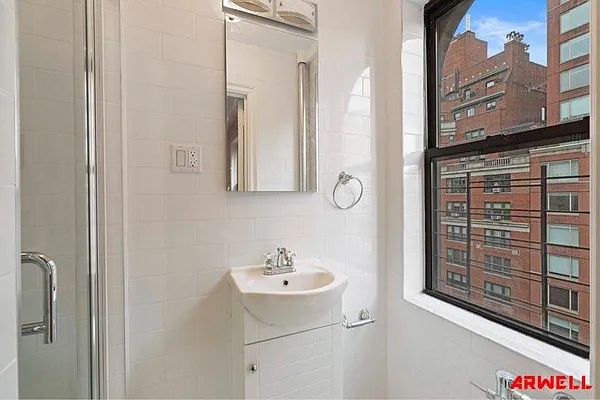 Rented by Arwell Realty | media 16