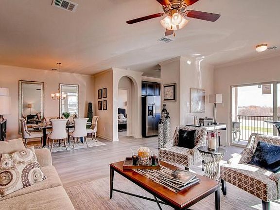 4th image of 2017 Muirfield Bend Dr APT 504