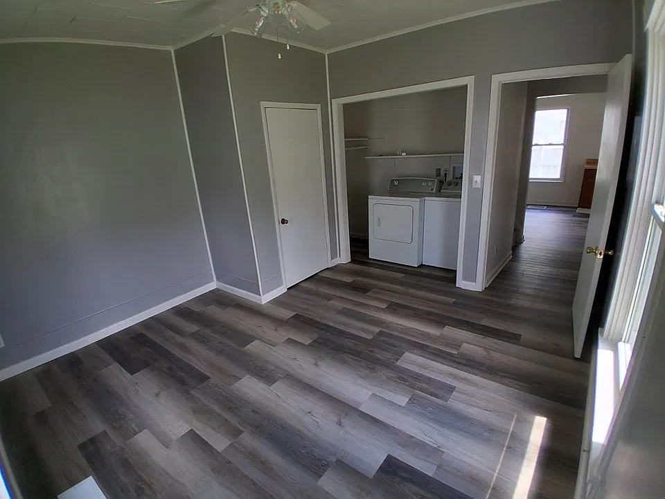 225 W 3rd Street - 1 — Photo 4