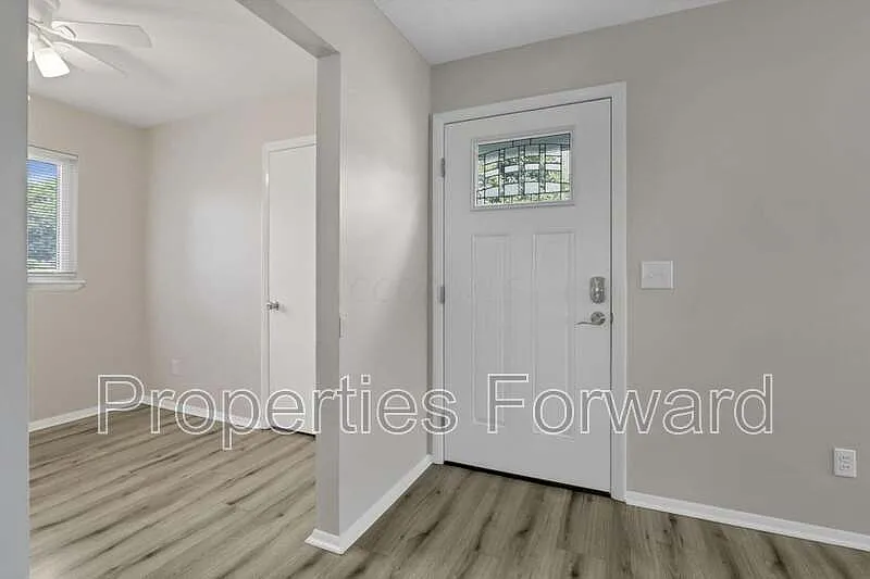 3 bed, 1.0 bath, 986 sqft, $1,750 — Photo 4