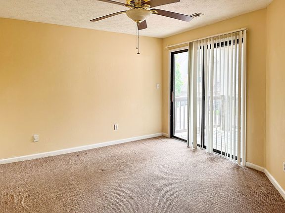5th image of 742 Brookside Dr APT 201