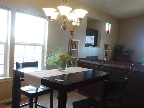 5th image of 831 NE Cobblestone Ct