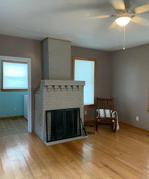 400 N Oakum St — Photo 14