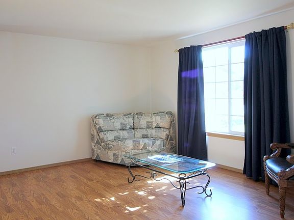 4th image of 1310 Milbanke Dr SE