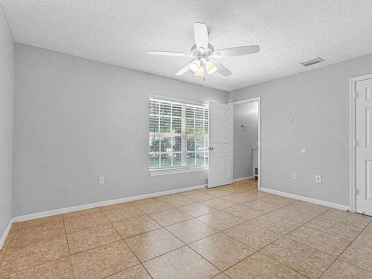 520 N Southridge Rd — Photo 17