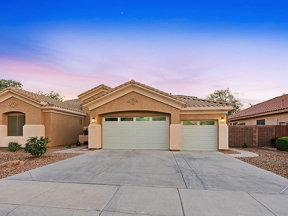 3rd image of 1091 E KAIBAB Place