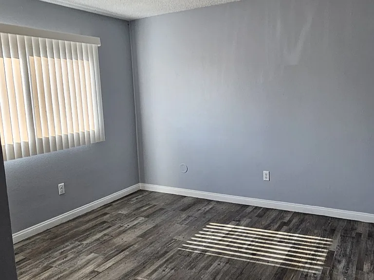 4724 Walnut Ave #B — Photo 11