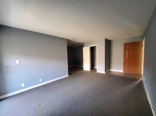 5060 Indian River Dr, Las Vegas, NV 89103