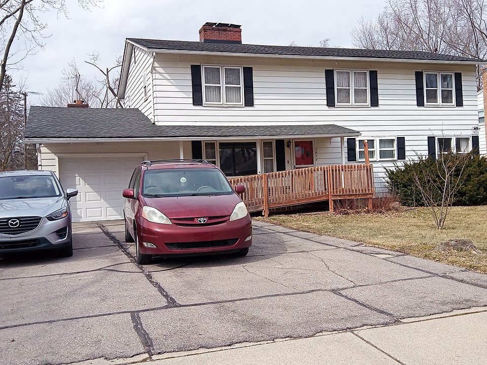 1st image of 2870 Oakdale Dr #1 & 4