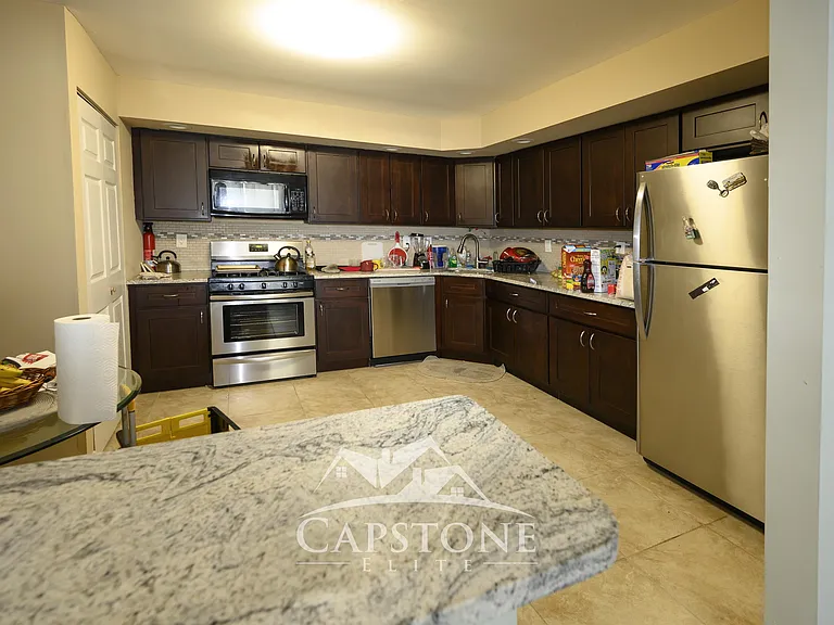 216 Matthews Dr #3 — Photo 8