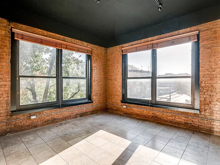 910 Houston St #301 — Photo 20